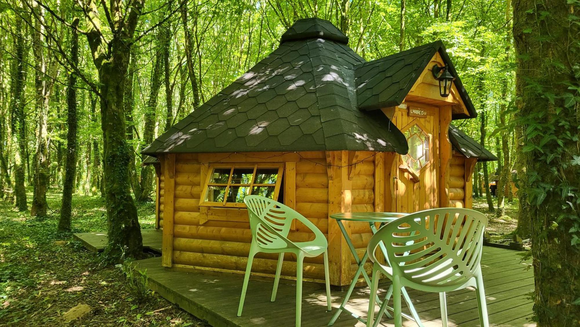 Le Domaine Insolite De Broceliande Paimpont Exterior foto