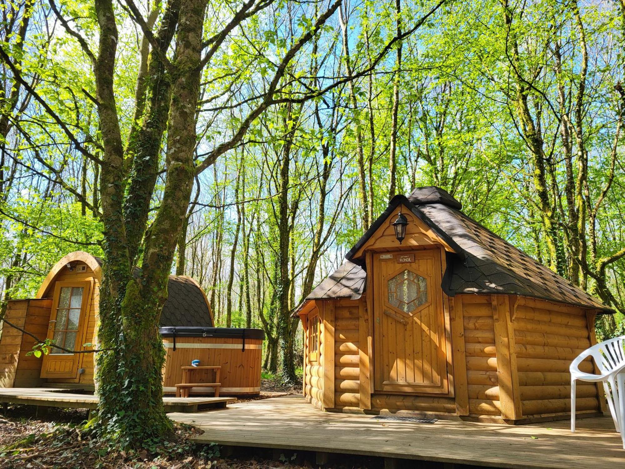 Le Domaine Insolite De Broceliande Paimpont Exterior foto